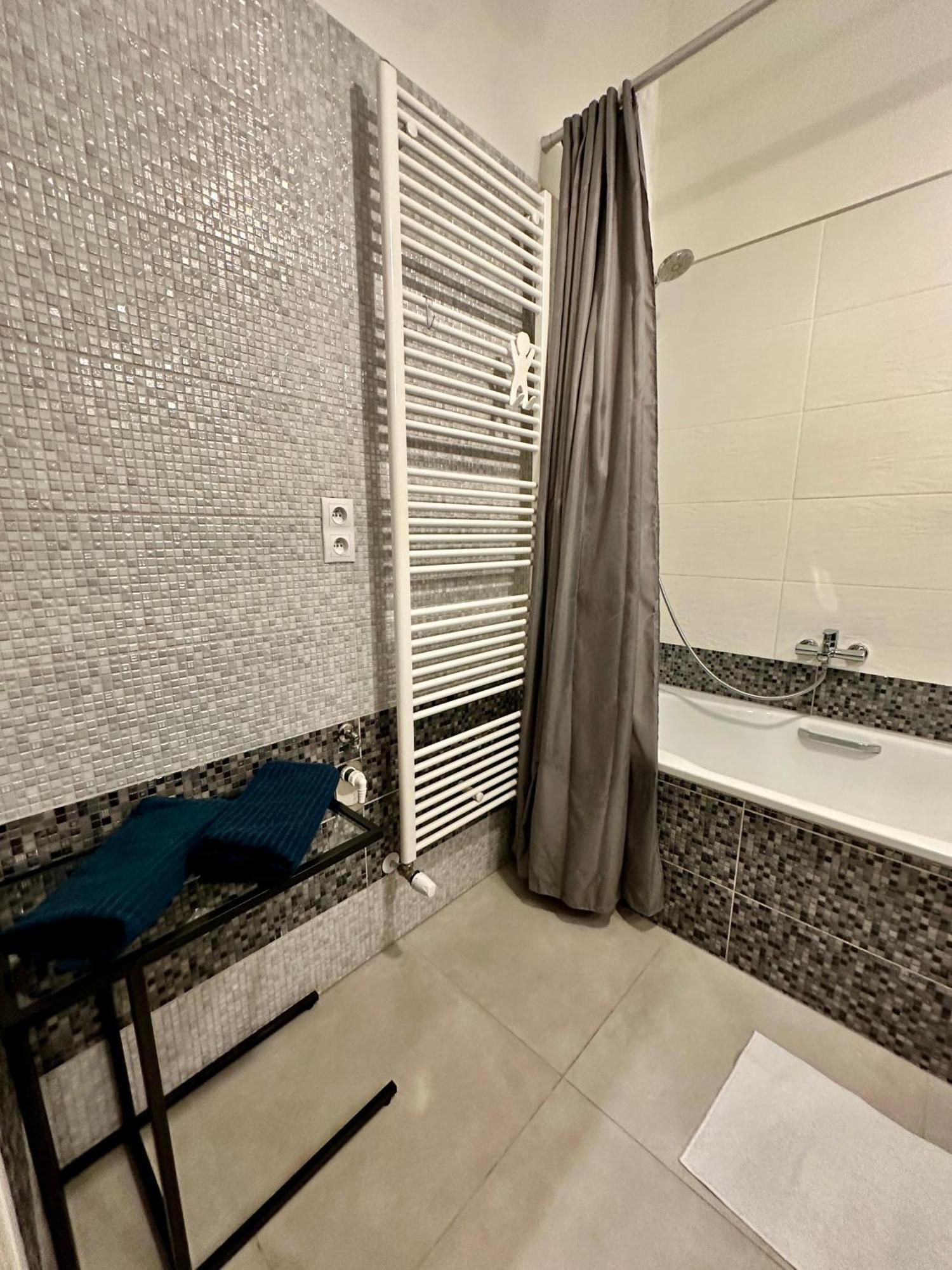 פופראד Royal City Centre Apartment מראה חיצוני תמונה