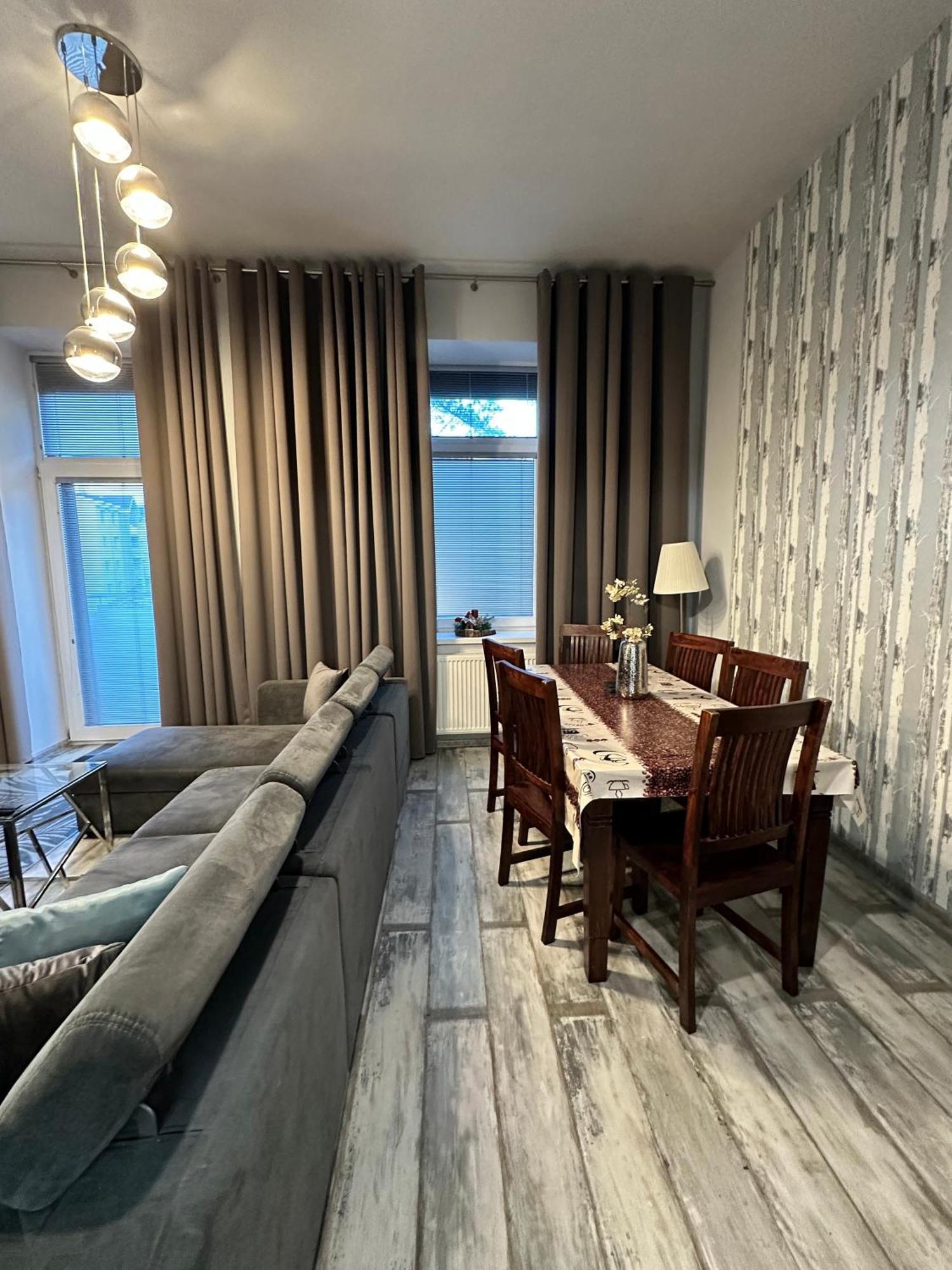 פופראד Royal City Centre Apartment מראה חיצוני תמונה