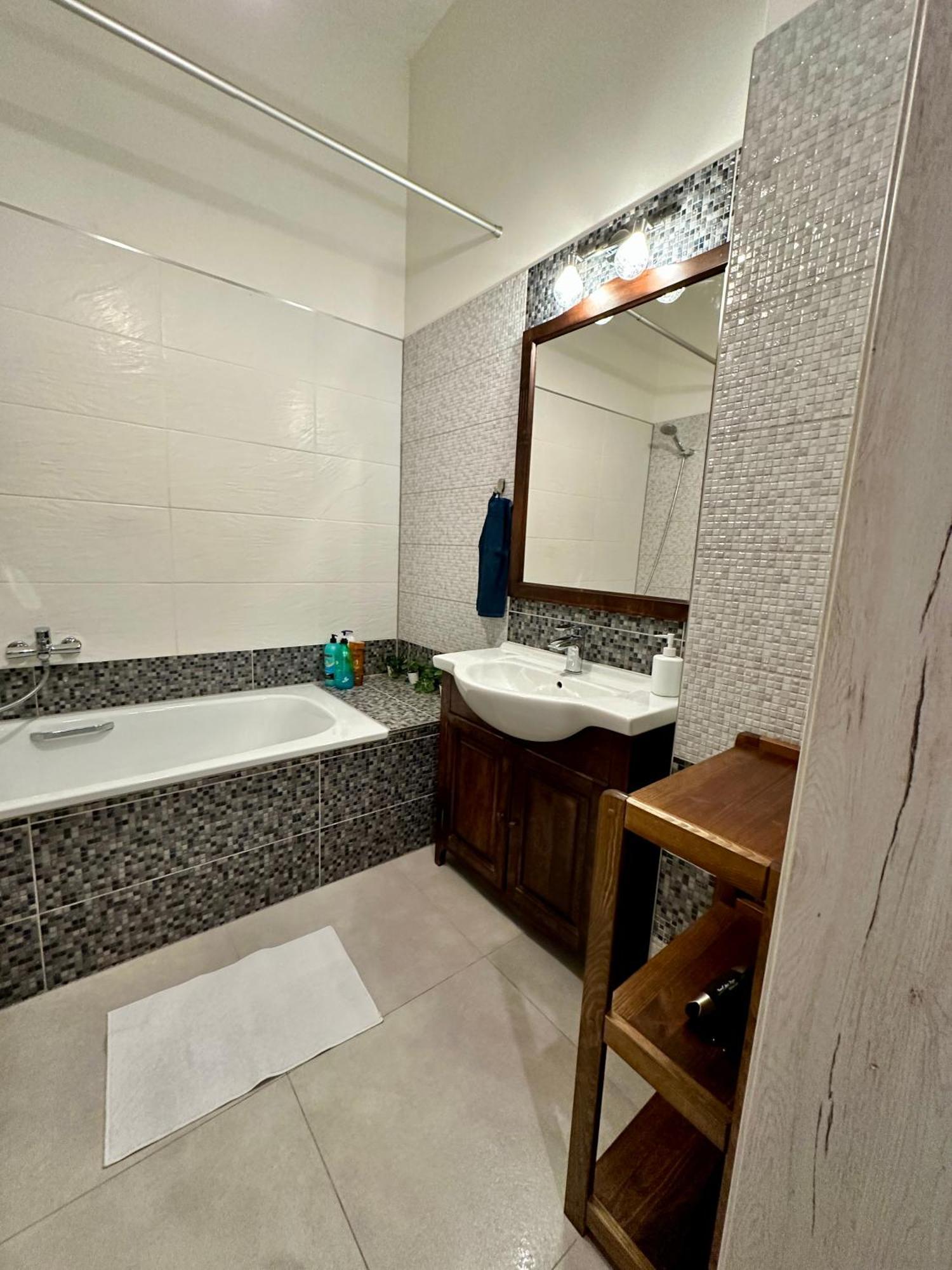 פופראד Royal City Centre Apartment מראה חיצוני תמונה